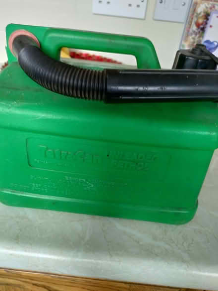 Photo of free Petrol can for unleaded (California DE22) #1