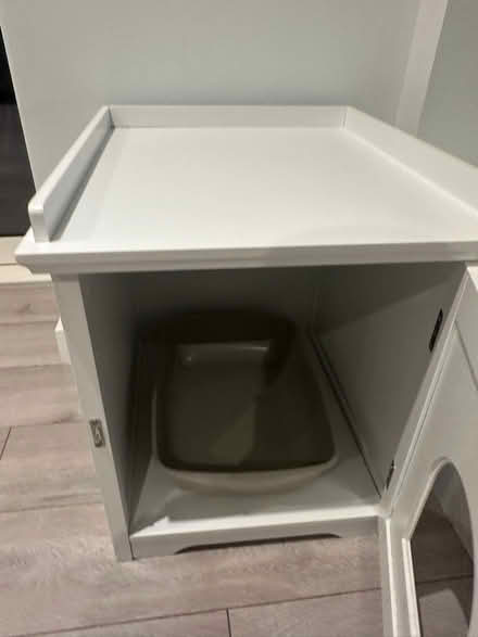 Photo of free Wooden litter box (SE17 1 GT) #2
