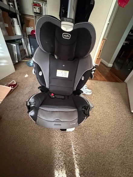 Photo of free Car seat (Central) #2