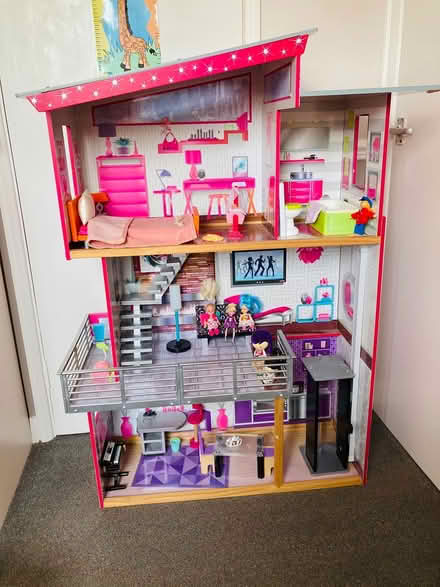 Photo of free Dolls House with furniture (Ellesmere Port CH66) #1