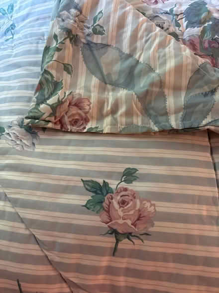 Photo of free Reversible Full/queen comforter (South acton) #1