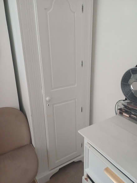 Photo of free Single Oak Wardrobe (Wood Green N22) #3