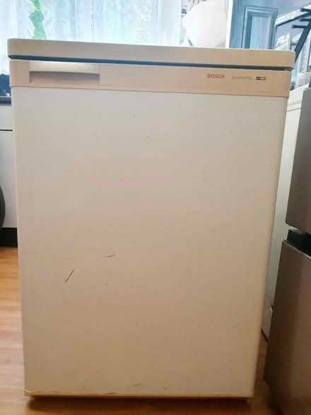 Photo of free freezer (sk164qb) #1
