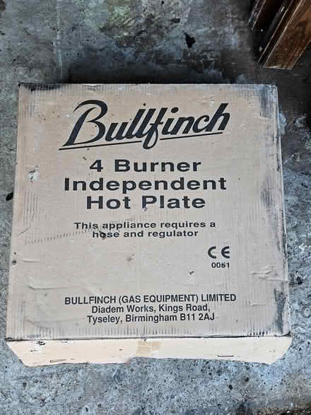 Photo of free 4 burner camping gas stove (Riddlesdown CR8) #4