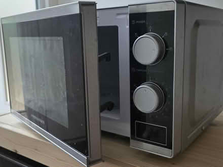 Photo of free Microwave that dings (Seaford BN25 4) #1