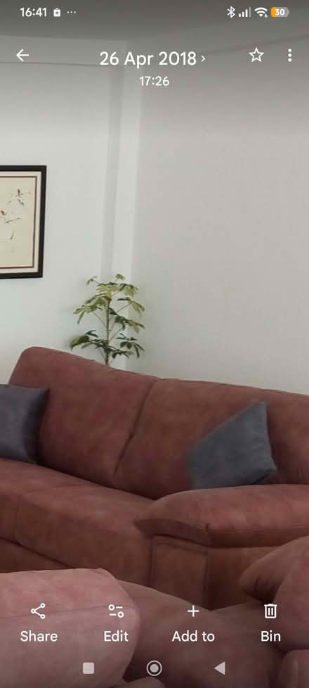 Photo of free Sofas (Burton Upon Trent DE15) #1