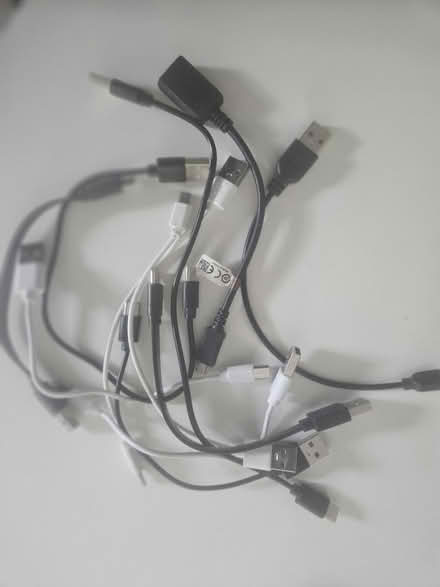 Photo of free USB to USB-C Short Charing Cables (CR5) #1