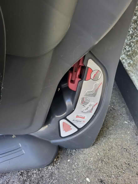 Photo of free Britax baby car seat.Good condition (Ballyclare BT39) #3