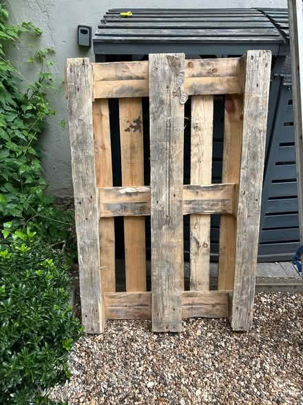 Photo of free Pallet (Tooting Bec/Balham SW17) #1
