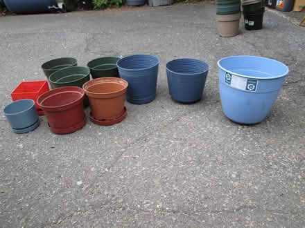 Photo of free variety of flower pots (Old Ottawa South) #1