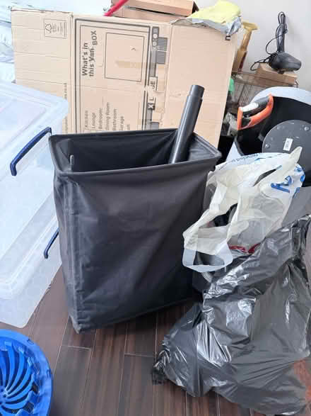 Photo of free Laundry basket and hanging rack (Collection SW6) #2