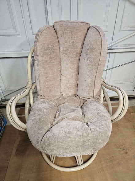 Photo of free Conservatory/Lounge Chairs (Sedgwick LA8) #2