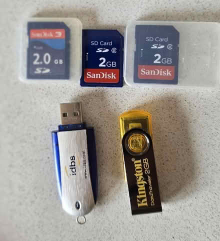 Photo of free SD cards and USB memory sticks (Neat Enstone OX7) #1