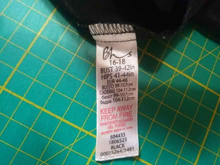 Photo of free Embroidered kimono-style dressing gown (West Croydon CR0) #4
