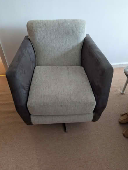 Photo of free Swivel Chair (Market Ward CB5) #2