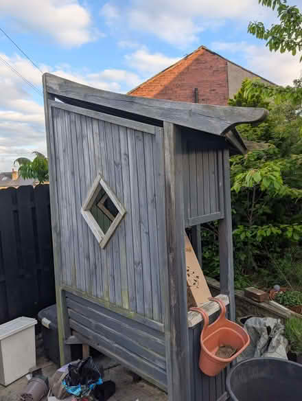 Photo of free Garden corner arbour seat (Wisewood S6) #1