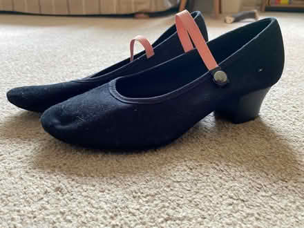 Photo of free Dance Shoes (Harpur Hill SK17) #1