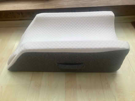 Photo of free Laptop tray and leg raise cushion (Stoke newington N16) #4