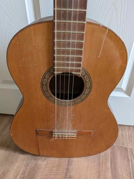 Photo of free Guitar - has a crack to the front (City of Bristol BS4) #2