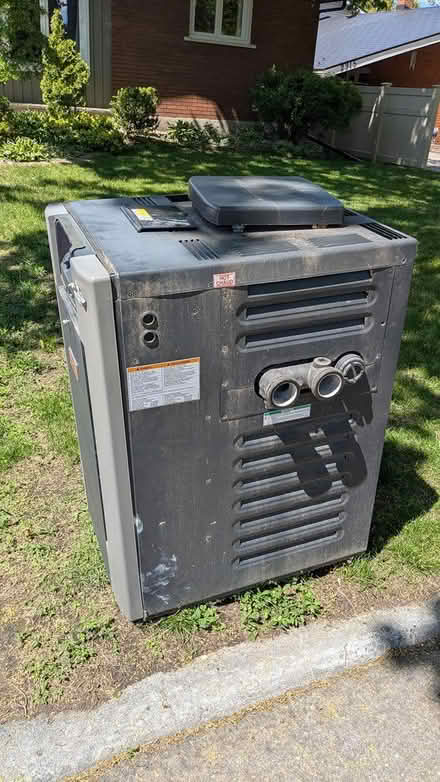 Photo of free Raypak gas heater, 266,000 BTU (Ottawa West, near IKEA) #1