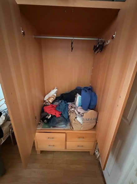 Photo of free Wardrobe (TW3 1NS) #4
