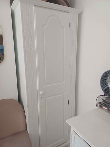 Photo of free Single Oak Wardrobe (Wood Green N22) #4