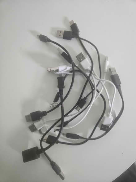 Photo of free USB to USB-C Short Charing Cables (CR5) #2