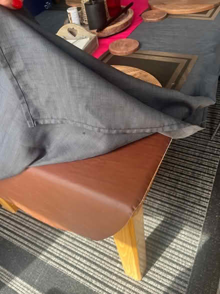 Photo of free extendable table and 2 chairs (SS11) #4