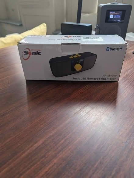 Photo of free USB memory stick & Bluetooth player (Spitalfields E1) #2