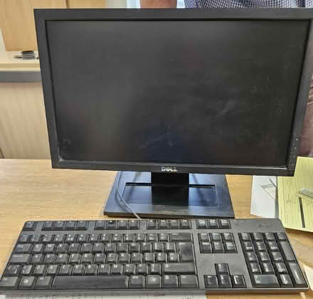 Photo of free DELL Pc Monitor with keyboard (Earley RG6) #2