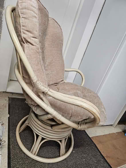 Photo of free Conservatory/Lounge Chairs (Sedgwick LA8) #4