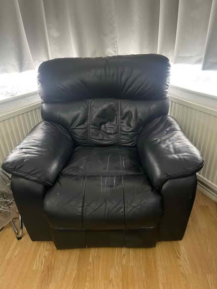 Photo of free 3 piece and 1 piece sofa chair (South Ockendon RM15) #2