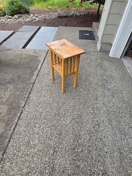 Photo of free Table (Newberg) #1