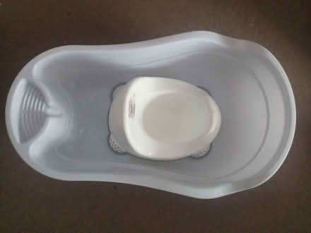 Photo of free baby bath and potty (St Neots PE19) #2