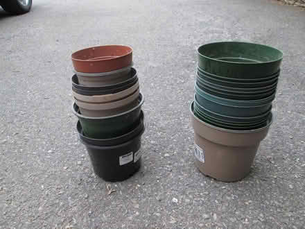 Photo of free 24 plastic flower pots (Old Ottawa South) #1
