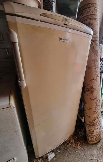Photo of free hotpoint rla51 fridge (Sunniside NE16) #1