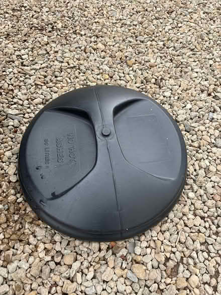 Photo of free Bin lid. Never used (Bloomfield BA2) #1