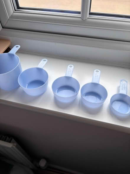 Photo of free Plastic measuring cups (Leighton Buzzard LU7) #2