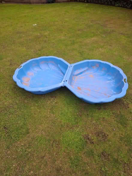 Photo of free Sand pit (Adel LS16) #1