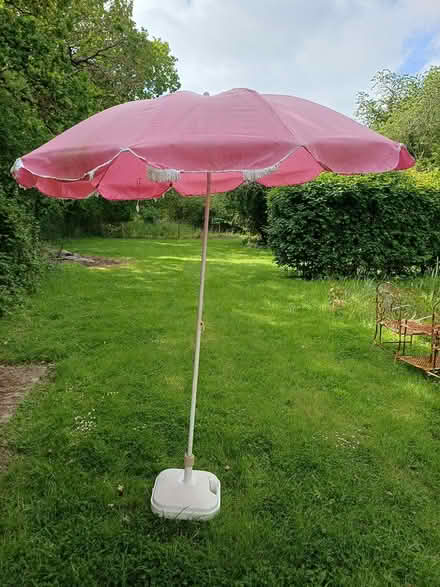 Photo of free Pink Sun Umbrella (TN30) #2