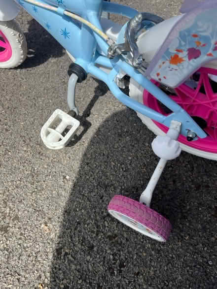 Photo of free Small ‘Frozen’ bicycle (Newbury) #4