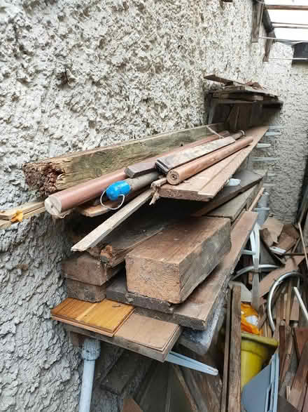 Photo of free Pieces of wood and slate (Leatherhead KT22) #1