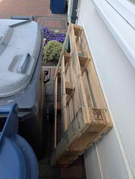 Photo of free Large wooden pallet (N11 3qa nr new Southgate stn) #2