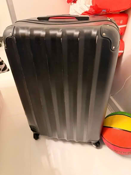 Photo of free Suite case (SE11) #2
