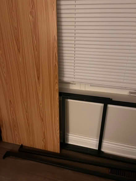 Photo of free Desk like new (Aurora) #2