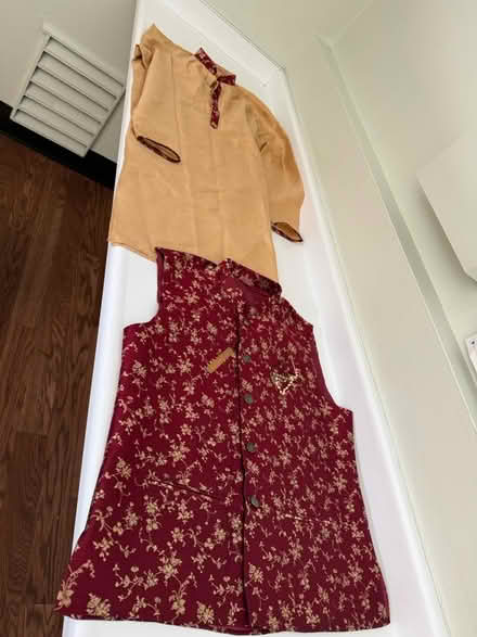 Photo of free Long gold tunic & maroon vest (1075 Valencia Avenue) #2