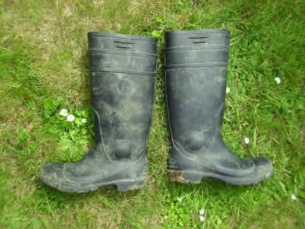 Photo of free Wellies size men's 7 (women's 8) (IP8) #2