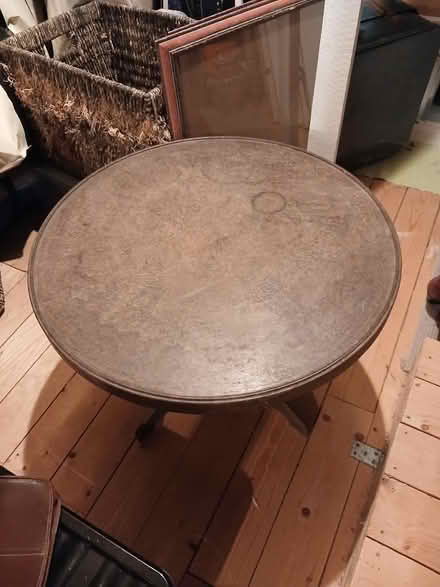 Photo of free Little round table (Lowedges S8) #1