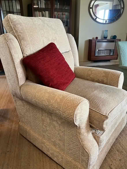 Photo of free Top quality three piece suite (Horspath OX33) #4