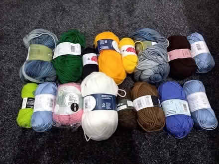 Photo of Crochet wool/ yarn and pins (Middleton M24) #1